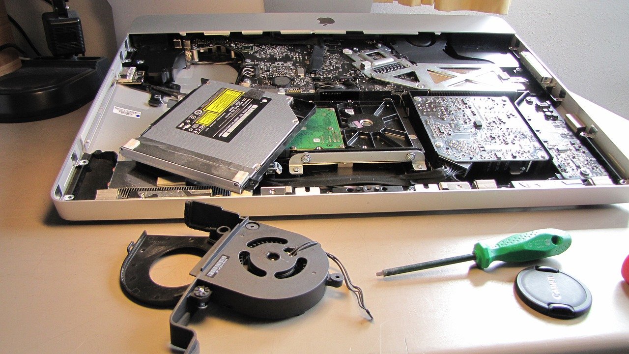 imac-g8c22894b1_1280.jpg